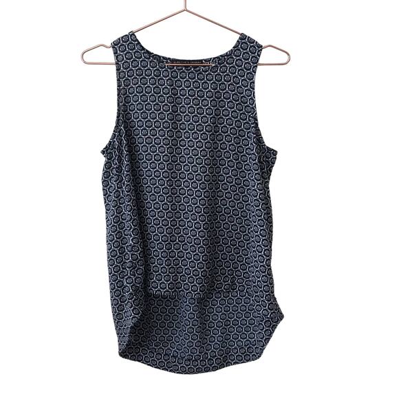 Harlowe & Graham blue sleeveless tank top white geometric tile print high low - Picture 1 of 6